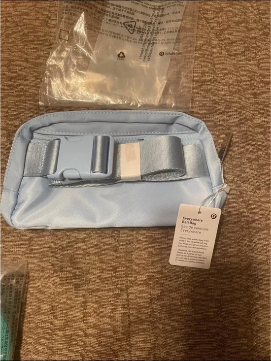 Lululemon Light Blue Everywhere Belt Bag / Small Pouch - NWT - Picture 2 of 3